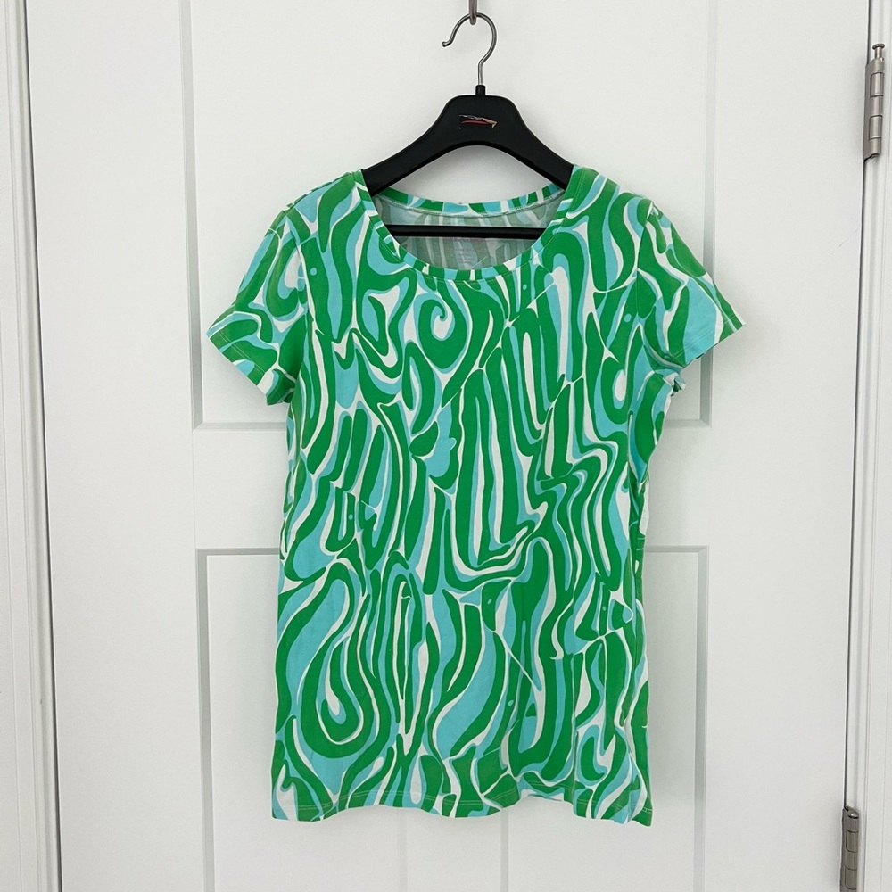 Lilly Pulitzer scoop neck tee shirt